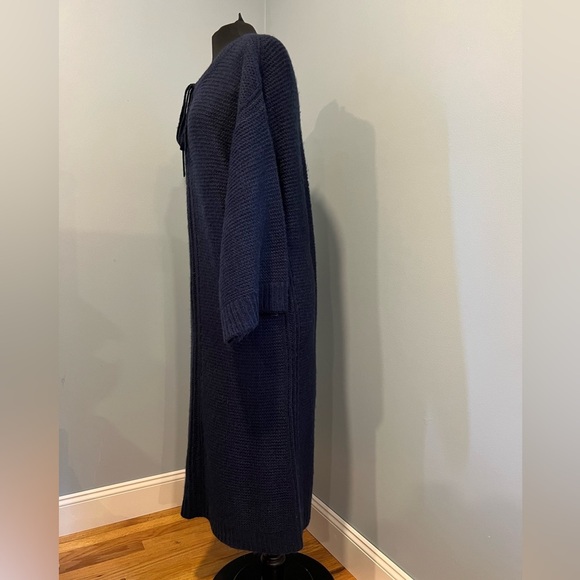 NWT J.Crew Relaxed tie-neck sweater-dress in Navy - Picture 4 of 15